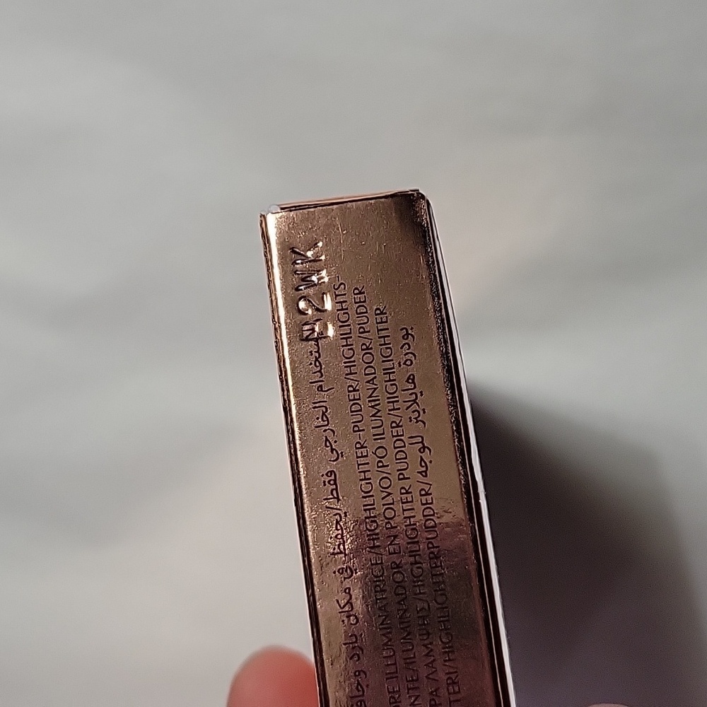 Charlotte Tilbury Glow Glide Face Highlighter Rose Gold Glow NIB - Picture 9 of 9